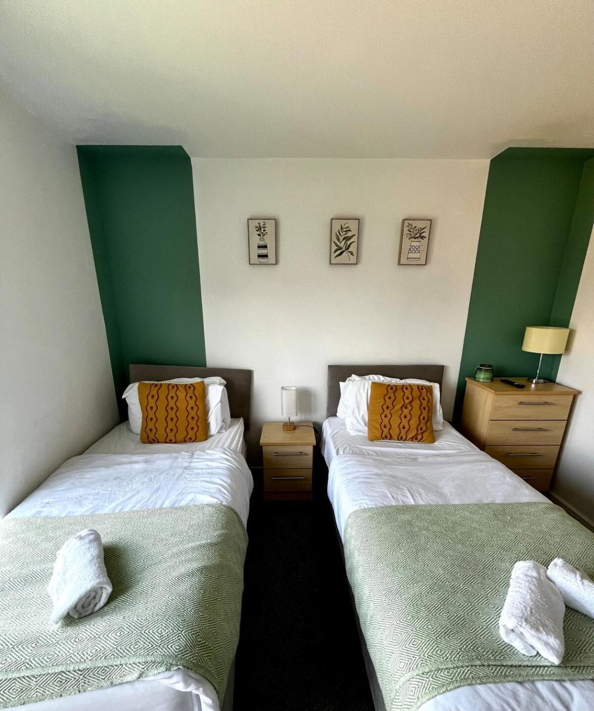 Serene 2-Bed Flat With Canal Views - Coop Live & Ethiad Манчестер Екстер'єр фото